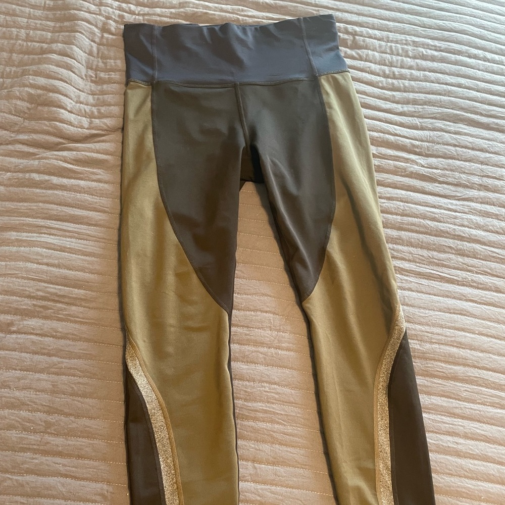 Athleta ankle legging. Size small. Block color Navy Blue/olive green/black